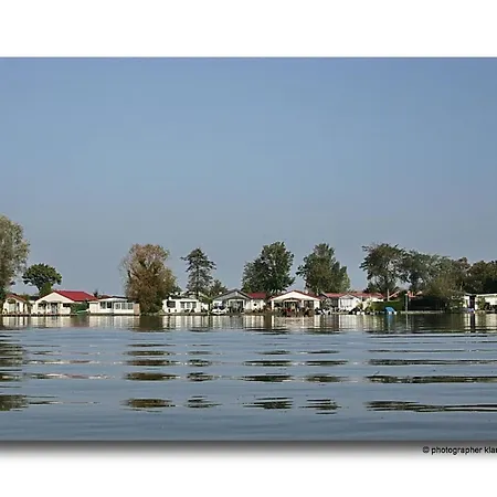Op Zee In Mit Seeblick Und Terrasse Mit Eigenen Zugang Zum Wasser * Wervershoof